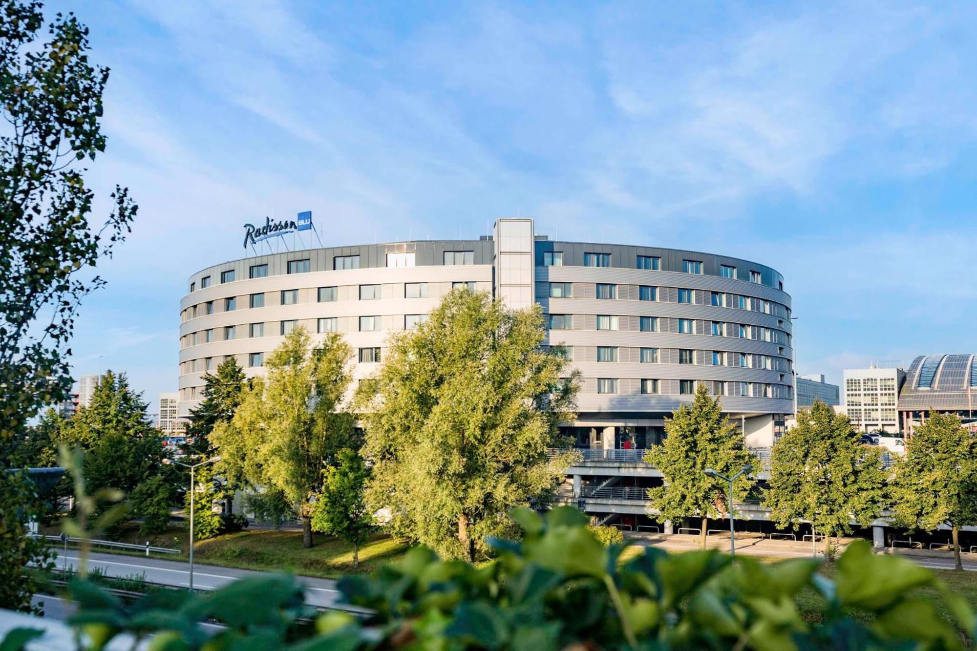 Radisson Blu Hotel, Hamburg Airport Exterior photo