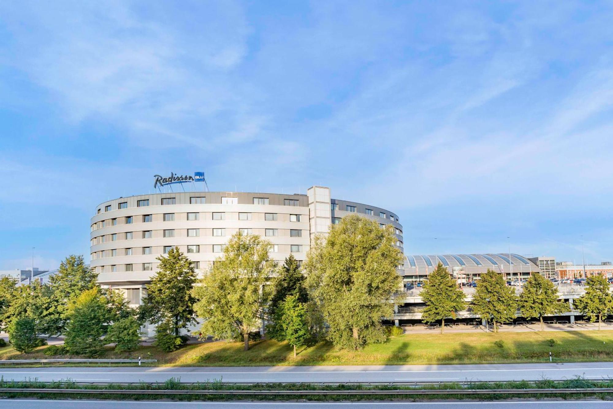 Radisson Blu Hotel, Hamburg Airport Exterior photo