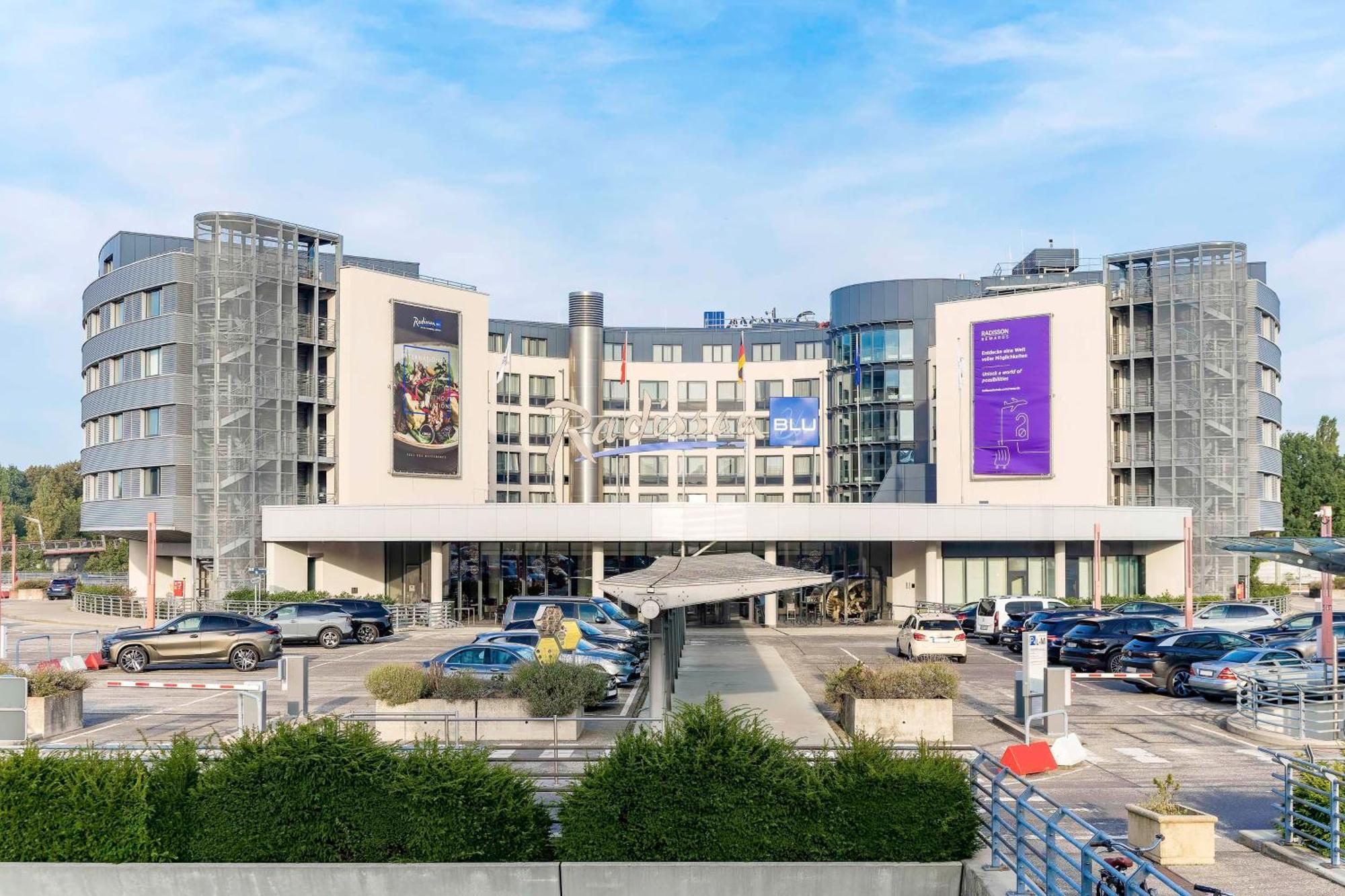 Radisson Blu Hotel, Hamburg Airport Exterior photo